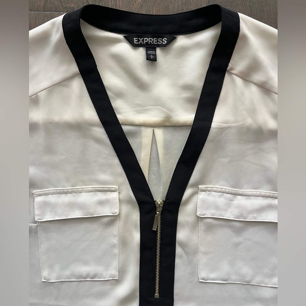 White Blouse - Picture 2 of 4
